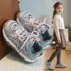 Tênis Esportivo Infantil 2026 Outono Novo Modelo Popular para Meninos e Meninas, Tênis Casual da Moda para Uso Externo com Sola Macia e Característica Antiderrapante
