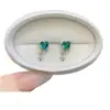 Arete de Hélice de Acero de Titanio 316L con Colgante de Corazón Verde Paraíba y Estrella de Cuatro Puntas, Apto para Dormir, Joyería para Piercing de Oreja con Rosca Externa