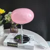 Lámpara de mesa de cristal de lujo ligero italiano para mesita de noche de dormitorio Lámpara de mesa decorativa de diseño simple para dormitorio principal Toque de alta gama Hierro