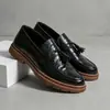 Novos sapatos de couro de cano baixo para quatro estações com franjas, masculinos estilosos, casuais de negócios, formais, com padrão de crocodilo, slip-on, sapatos de dirigir