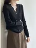 Top de punto base con cuello en V y encaje de Paulownia Beishan para mujer Otoño Ajustado de canalé Manga larga Ropa interior Top Suave P322