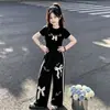 Conjunto de moda para niñas, nuevo estilo de verano, camiseta elegante de manga corta con estampado de letras, pantalones anchos de encaje con lazo dulce, conjunto de dos piezas
