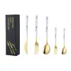 Venta al por mayor de fabricantes Juego de cubertería occidental de acero inoxidable Práctico cuchillo para bistec, tenedor, juego de cucharas de postre Caja de regalo de 5 piezas Vajilla