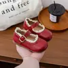 Nova coleção primavera e outono 2026 de sapatos para bebês meninas, adequados para idades de 1 a 2 anos, estilo princesa, com solas antiderrapantes e fundos macios, projetados para bebês que estão aprendendo a andar