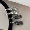 Pinza para el pelo coreana de nuevo estilo, lujo ligero, con letras y pedrería, accesorio de pinza lateral moderno y dulce