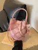 Bolso popular de este año para mujer 2024 nuevo diseño de bolso bandolera nicho de verano bolso de cubo de diamantes portátil