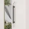 Manija de Puerta de Vidrio de Acero Inoxidable Manija Envainada en Cuero Caja de Hotel Manija de Puerta Doble de Madera Maciza Negra Personalizada