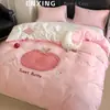 Estilo fresco y sencillo, juego de ropa de cama de cuatro piezas bordado de toalla de algodón lavado, funda de edredón de algodón puro, juego de sábanas de tres piezas para dormitorio de estudiante