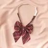 Departamento Japonés Estilo Universitario Estudiante Rayas Rojas Corbata JK Femenina Lazo Perezoso Sin Cuello Accesorios Flor de Cuello