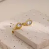Brincos Europeus e Americanos Transfronteiriços em Aço Inoxidável com Formato de Gota e Cravejados com Diamantes para Mulheres, Luxo Leve com Sensação de Alta Qualidade, Banhados a Ouro 18K, Presilhas de Orelha/Acessórios de Orelha que Não Desbotam