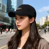 Gorra de Béisbol Bordada con Letras Estilo Retro Americano para Mujer, Protector Solar para Exteriores, Adelgazante Facial, Gorra de Pico Nuevo Estilo 2025 para Hombre