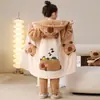 Pijama infantil outono e inverno 2024 meninos e meninas espessado jacquard pelúcia infantil desenho animado roupão calça conjunto