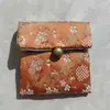 Bolsa Quadrada Pequena de Tecido Armazenamento Presente Pulseira de Alta Qualidade Padrão Ondulado Botão Vintage Bolsa para Joias