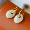 Brincos de Argola Estilo Argola com Fivela de Segurança Imitação Hotan Ganchos Dourados para Orelha para Mulheres Presentes Estilo Chinês para Idosos