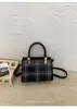 Bolso Pequeño Cuadrado Casual de Hombro Cruzado para Mujer, Nuevo Estilo Primavera Temprana 2026, Retro, Sencillo y Moderno, Gran Capacidad