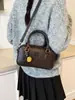 Otoño 2025 Nuevo Color Sólido Exquisita Moda Portátil Hombro Bolso Casual Bolso Mensajero de Moda de Nueva Textura para Mujer
