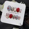 [Cuadros de Color Contrastante] Estilo Chica Dulce Cuadros Rosas y Azules Lunares Manicura Lunares Rojos Brillantes Uñas Portátiles Hechas a Mano para Blanqueamiento Diario
