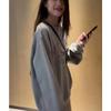 Sudadera Nueva de Otoño e Invierno 2026 para Mujer con un Diseño Elegante, Cuello Redondo, Top Gris de Felpa Estampado, Estilo Relajado, Retro Americano