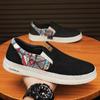 Sapatos de Lona Primavera 2026 Tênis Casuais Estilo Étnico Masculino Slip-On Preguiçoso Sapatos de Pano Old Beijing Sapatos Masculinos da Moda