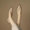 Sapatos Femininos Jinbukang Yutu para o Dia a Dia com Salto Baixo Novo Estilo Sapatos de Couro Macio com Salto Grosso Sola Macia Sapatos para Todas as Estações Estilo Francês
