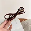 Presilha de Cabelo de Veludo com Laço Torcido para Mulheres, Presilha de Linha Única de Alta Qualidade, Novo Estilo 2025, Acessório de Cabelo Elegante para a Parte de Trás da Cabeça