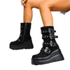 Botas para Mulheres 2025 Outono e Inverno Novas Moda Europeia e Americana Fivela de Cinto com Rebite Plataforma Solado Grosso Salto Alto Botas Curtas para Mulheres