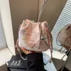 Bolso Pequeño de Verano para Mujer 2025 Nueva Moda Nuevo Estilo Chino Casual Bolso Cubo Nicho Simple Personalizado Bolso Cruzado