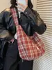 Bolsa de tela a cuadros para estudiante universitario de Otoño e Invierno, Bolso de hombro nuevo para mujer, Bolso cruzado ligero de gran capacidad