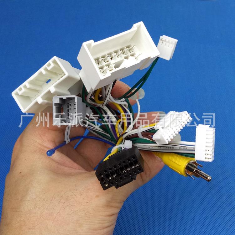 19款RENAULT雷诺达斯特DUSTER电源线带后视+威驰