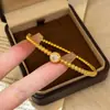 Contas redondas douradas simples versátil temperamento com contas pulseira em camadas pulseira joia de mão item quente para transmissão ao vivo luxo leve design requintado