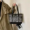 Bolso Grande Retro Bolso Estampado de Leopardo Nuevo Bolso de Hombro Bajo el Brazo para Mujer Moda 2025 Bolso Tote de Gran Capacidad para Viajes de Negocios Otoño e Invierno