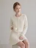 Cardigan de Punto Qiaomi Estilo Suave Cuello Redondo Manga Larga para Mujer 2026 Otoño Nuevo Nudo de Mariposa Dulce Top que Reduce la Edad