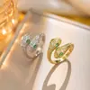 Anel de Cobra de Duas Cabeças com Zircônia Microincrustada para Mulheres, Luxo Leve, Sensação de Alto Padrão, Anel de Dedo Indicador com Personalidade em Forma de Cobra, Design de Nicho, Anel da Moda