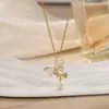 Colar de Trevo de Quatro Folhas Estilo Ins da Moda, Microincrustado com Flor Pequena, Corrente para Clavícula que Não Desbota, Luxo Leve Atacado