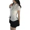 El tamaño ha sido actualizado. Camisa corta de manga corta con cuello, estilo universitario coreano, plisada, abotonada, corte ajustado, mangas abullonadas, entallada en la cintura