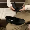 Sapatos Femininos de Moda Retrô com Pelo 2026 Novos Sapatos Mary Jane com Laço Mocassins Planos Estampados de Leopardo para Primavera e Outono