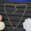 Collar de Diseñador Réplica de Lujo Nuevo 2025 Europeo y Americano Transfronterizo con Letra, Logo e Incrustaciones de Diamante para Mujer, Venta al por Mayor de Collares de Gama Alta