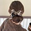 Horquilla con forma de bola y lazo de leopardo de peluche para mujer, elegante pinza para el pelo con forma de tiburón para otoño e invierno, con sentido avanzado