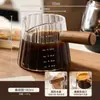 Xícara pequena de leite com cabo de madeira e linhas verticais, xícara de extração de café, xícara medidora de café, xícara de café, ferramenta de espresso de vidro com escala