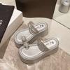 Pantuflas de Suela Gruesa para Aumentar la Altura para Mujer 2025 Verano Nuevo Estilo Ropa de Playa de Alta Gama Sandalias de Playa Negras con Faldas