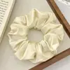 Elástico de Cabelo Versátil Estilo Francês de Seda Gelada Ultra Macio com Alto Valor Estético e Acabamento Brilhante, Scrunchie para Mulheres com Elegância Despojada, Corda para Coque Baixo