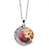Cazador de demonios: Kimetsu No Yaiba Kamado Nezuko Collar de Luna Giratoria Periférico de Anime Colgante Giratorio de Doble Cara Cadena para Suéter