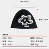 Gorro de Personalidad Estilo Coreano para Adelgazar la Cara con Flor Pequeña Otoño e Invierno para Circunferencia de Cabeza Grande Gorro Cálido para el Frío con un Diseño Acogedor y Elegante