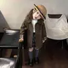 Chaqueta para Niña 2026 Otoño Nueva Elegante Retro Bebé Niña Color Café Impermeable Abrigo Ropa de Moda Infantil Trendy