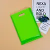Bolsa de mano para ropa bolsa de regalo gruesa con remaches bolsa de cosméticos bolsa de embalaje con remaches hecha bolsa de plástico impresa con LOGOTIPO