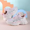 Tênis de Corrida Primavera/Outono 2026 Sapatos Brancos Malha Meninas Novo Verão Casual Vazado Sapatos Infantis Crianças