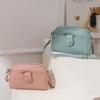 Ventas Directas de Fábrica Bolso Pequeño Estilo Coreano Bolso Cruzado de Moda para Mujer 2025 Nuevo Bolso Cuadrado Pequeño Simple Bolso de Hombro Versátil Moderno
