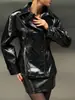 Conjunto de Cuero Brillante Estilo Retro, Modelo Nuevo Transfronterizo Europeo y Americano 2026, Chaqueta de Cuero de Doble Botonadura Ceñida a la Cintura con Minifalda de Cuero del Mismo Color