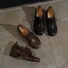 Zapatos básicos cómodos de cuero lavado con suela blanda para el día a día 2026 otoño tacón medio grueso punta redonda piel genuina con cordones para mujer