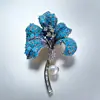 Broche de Iris Retro, Lujo Accesible de Alta Gama Corsage Incrustado de Turquesa Azul Cadena para Suéter Doble Propósito Estéreo Accesorios de Ropa para Mujer